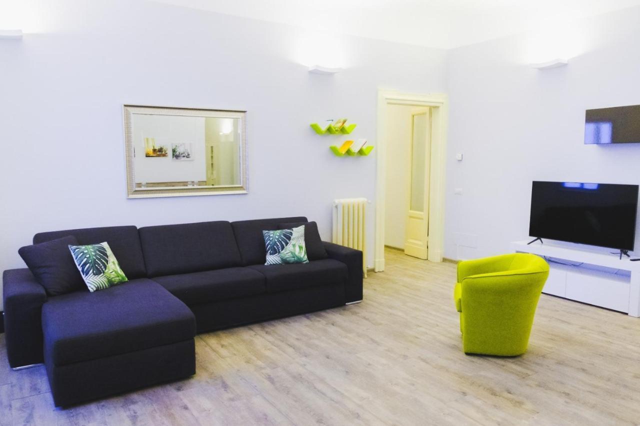Guesthost - Book Now! Corso Buenos Aires & Loreto M1 Apartment — Photos 2